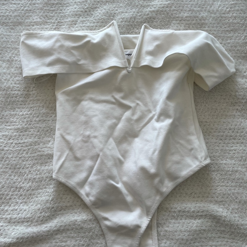 REVOLVE 🍒Superdown Bodysuit in White Medium